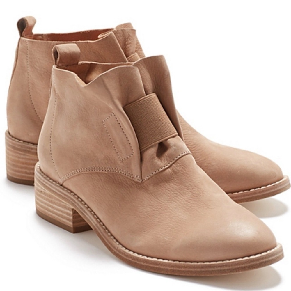 Eileen Fisher Soul Tumbled Nubuck Leather Booties Boots Tan Size 9.5 EUC
